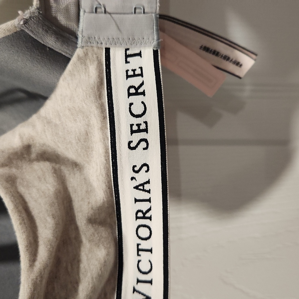 Victoria's Secret Gray Women's Bra - Picture 5 of 6